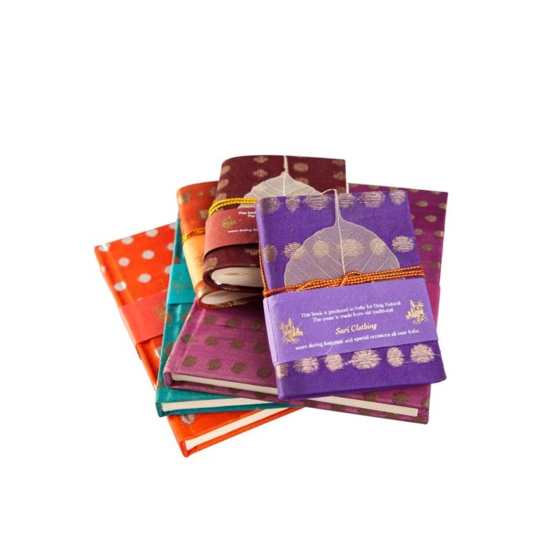 Sari Bahi boek met koord